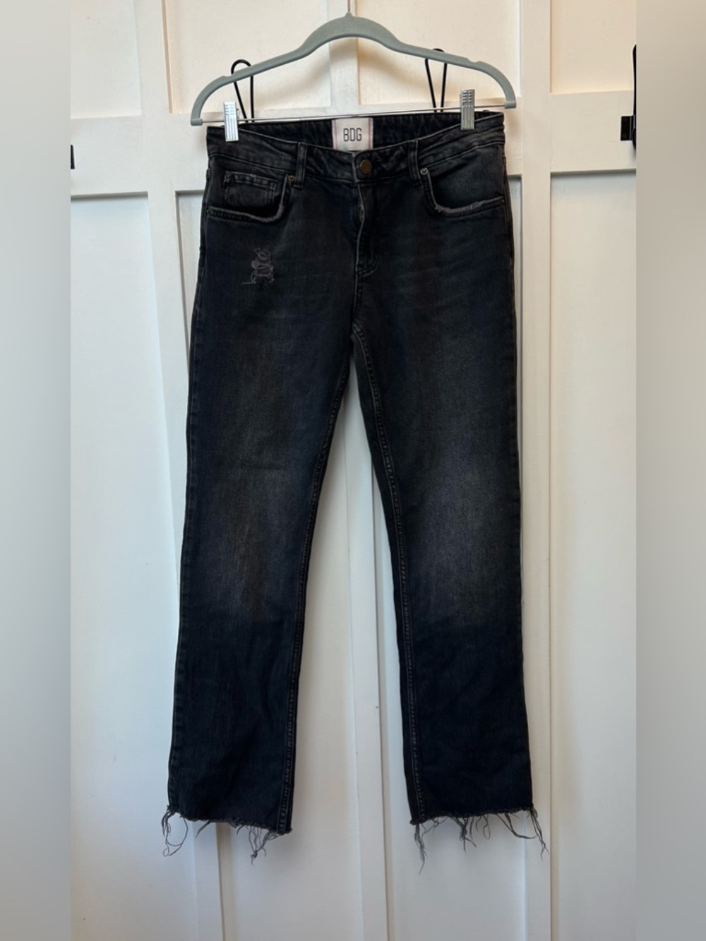 Urban Outfitters BDG Low Rise Slim Straight Bootcut Size 28 Black Distressed 90s